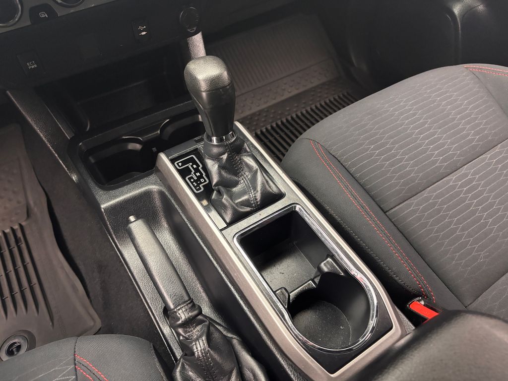 Thumbnail: 2019 Toyota Tacoma - 28
