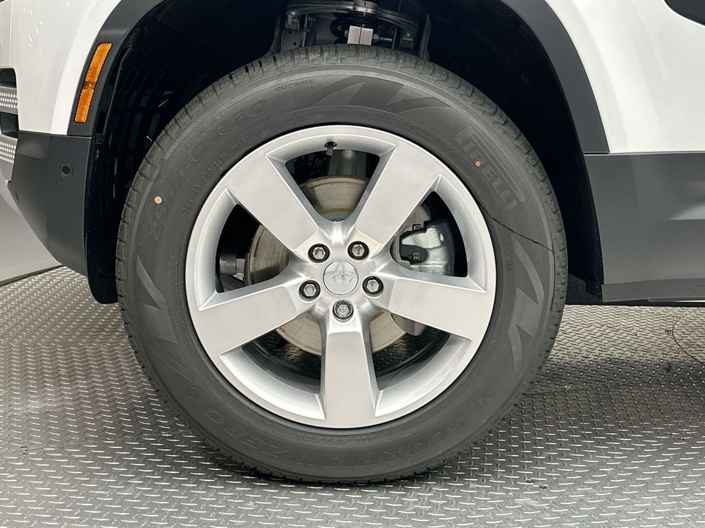 Thumbnail: 2025 Land Rover Defender - 3