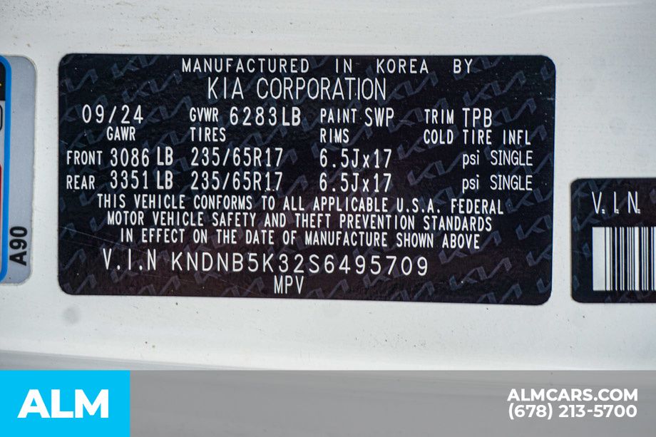 Used 2025 White Kia LXS image 59