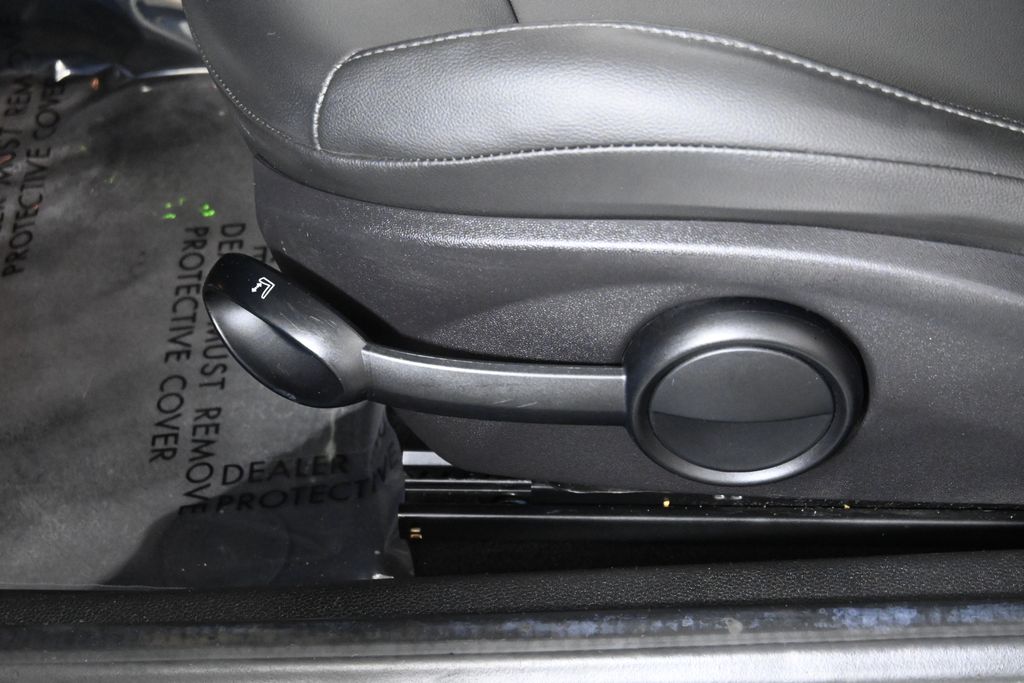 2014 MINI Cooper Base 31