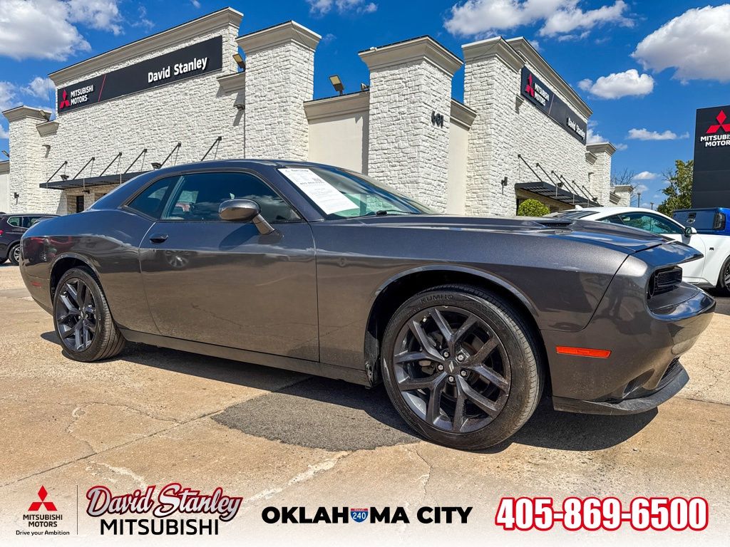 2022 Dodge Challenger SXT RWD