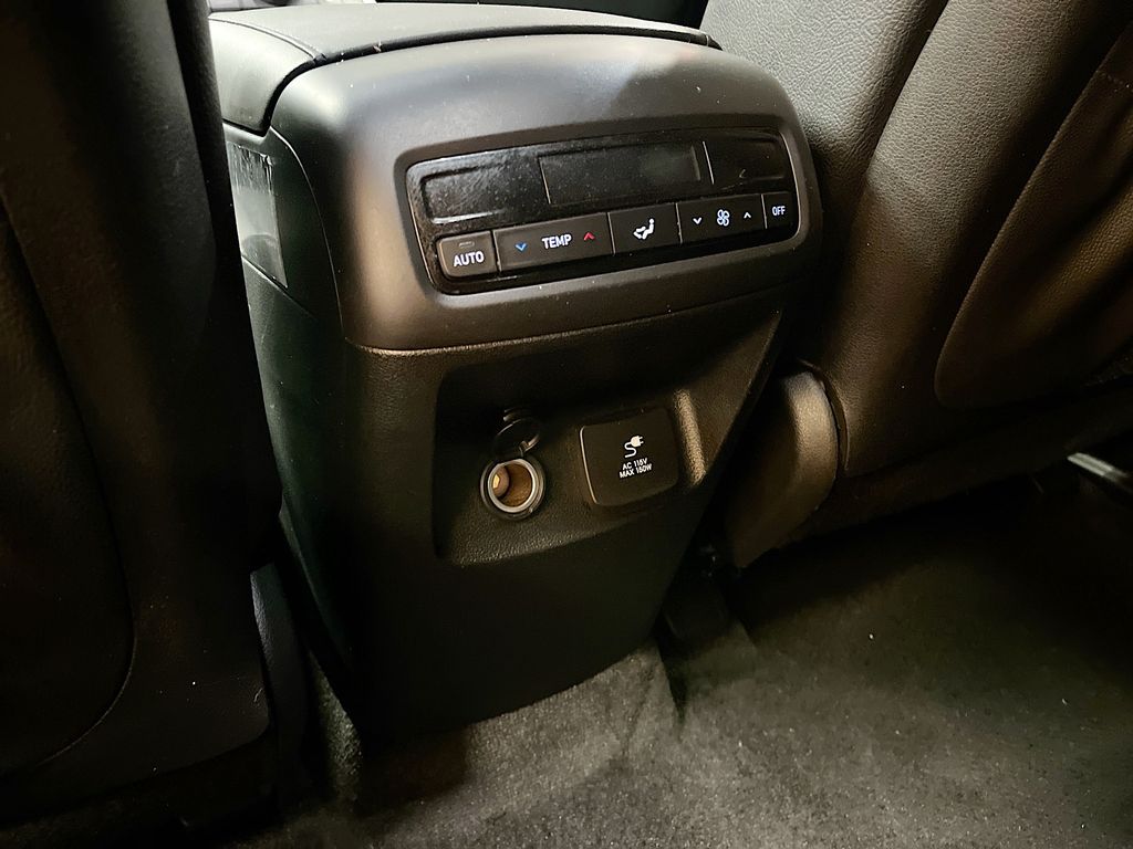Used 2022 Abyss Black Pearl Hyundai SEL image 25
