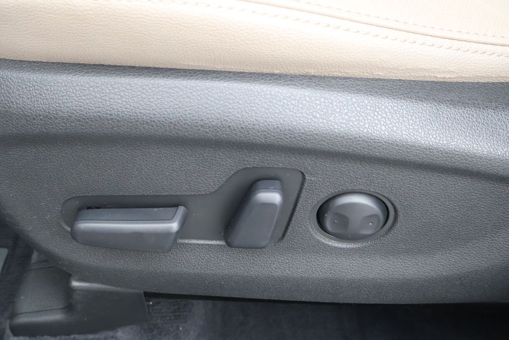 Thumbnail: 2017 Hyundai Tucson - 32