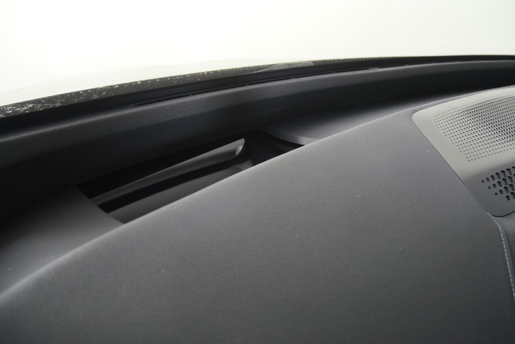 Thumbnail: 2026 BMW iX - 18