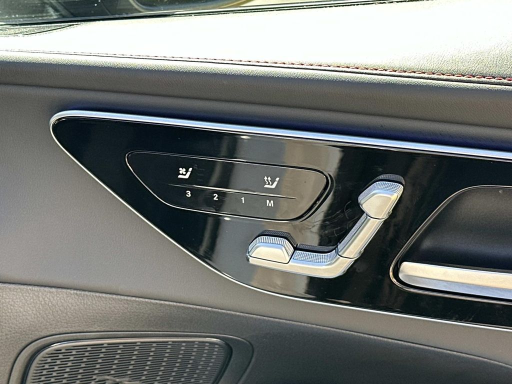 Thumbnail: 2025 Mercedes-Benz GLC - 22