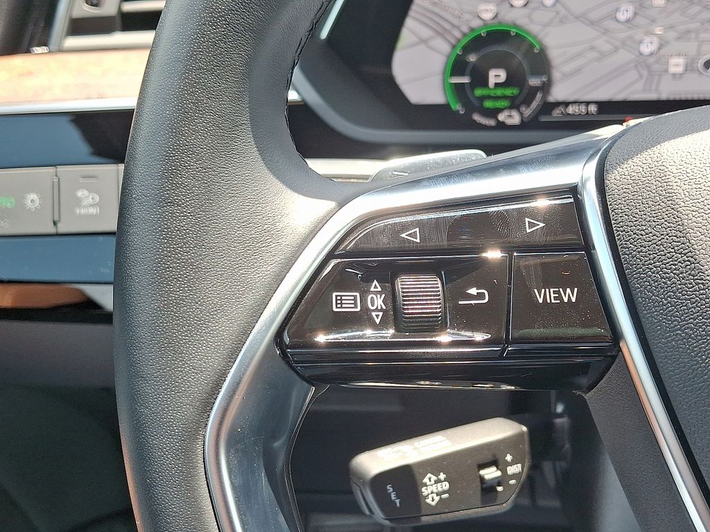 Thumbnail: 2022 Audi e-tron - 22