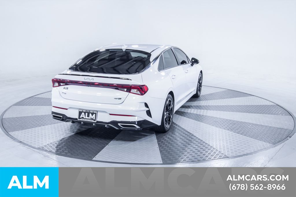 Used 2022 White Kia GT-Line image 9