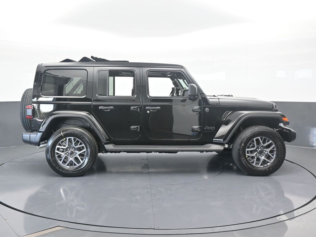 New 2026 Black Clearcoat Jeep Sahara image 7