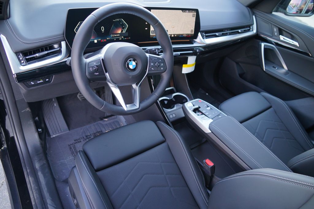 Thumbnail: 2027 BMW X1 - 16