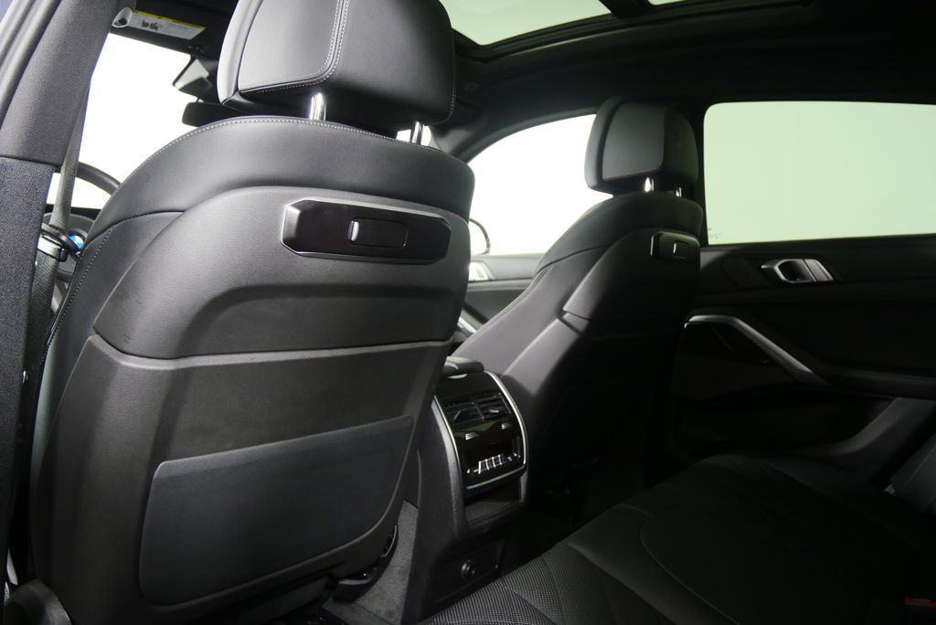 Thumbnail: 2025 BMW X6 - 17