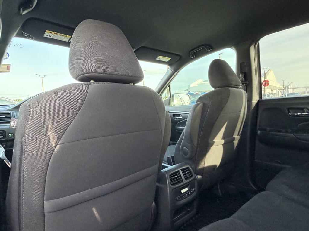 used 2022 Honda Pilot car, priced at $20,394
