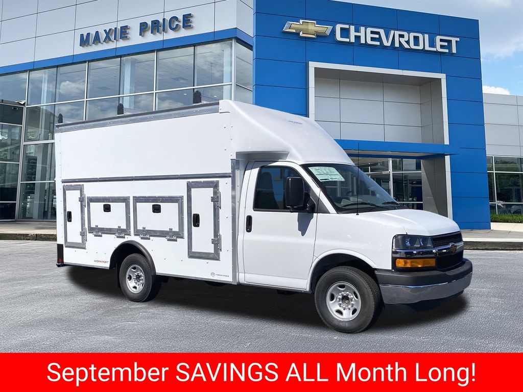 Summit White 2025 Chevrolet Express Chassis Van Rear-Wheel Drive 8-Speed Automatic