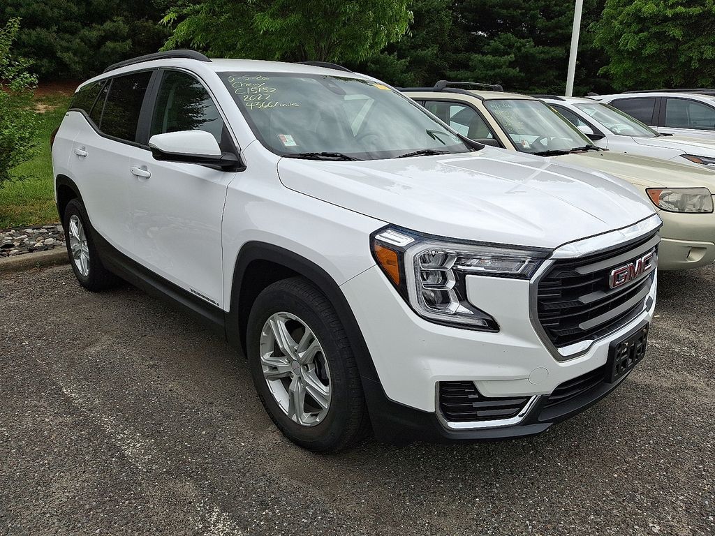 Thumbnail: 2022 GMC Terrain - 3