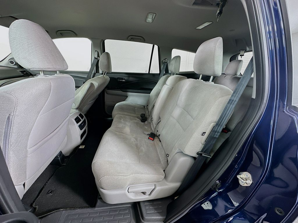 Thumbnail: 2017 Honda Pilot - 23