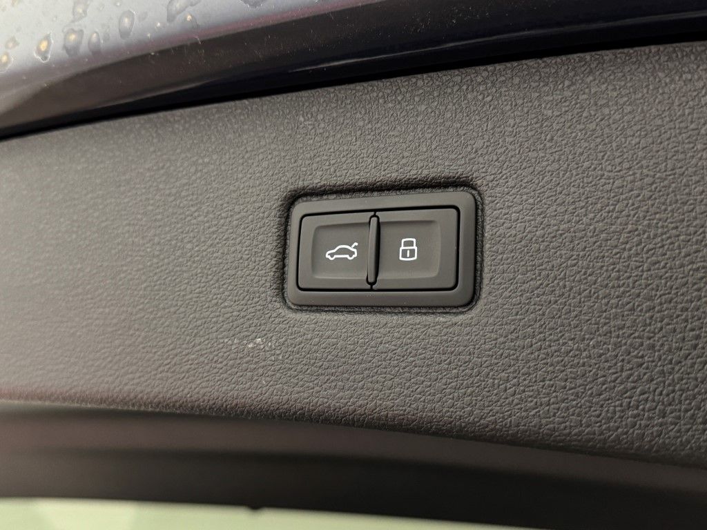 2025 Audi Q7  25