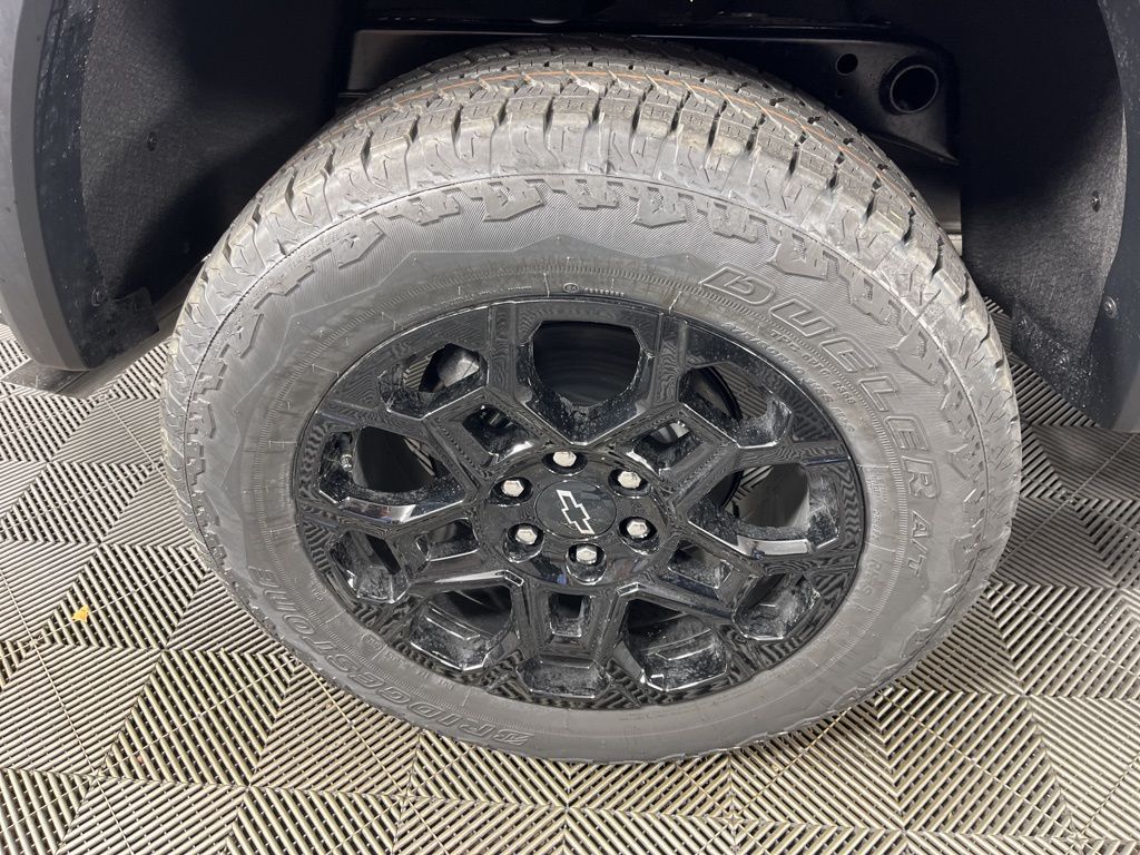 Thumbnail: 2026 Chevrolet Colorado - 16