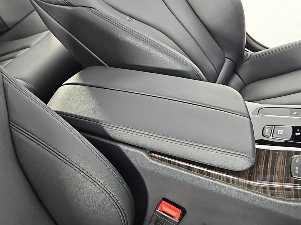 Thumbnail: 2020 BMW 5 Series - 17