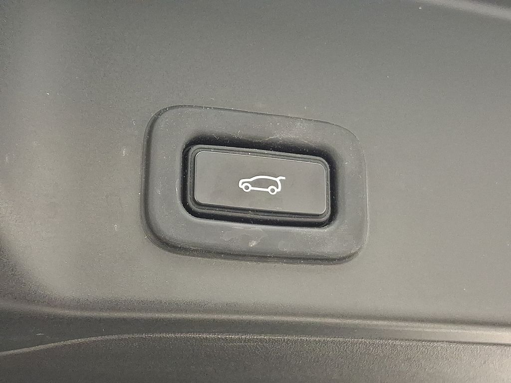 Thumbnail: 2022 Land Rover Range Rover Evoque - 29