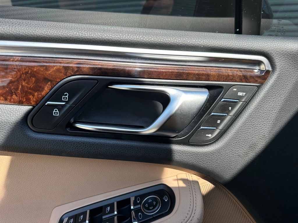 Thumbnail: 2024 Porsche Macan - 20