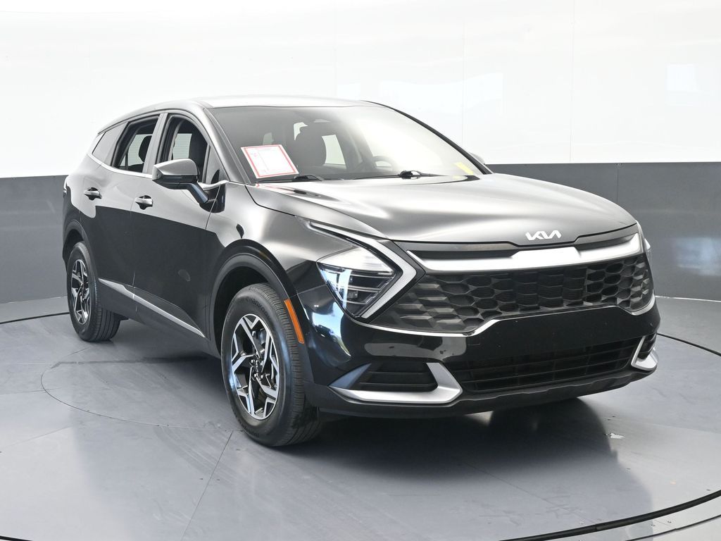 Used 2024 Fusion Black Kia LX image 9