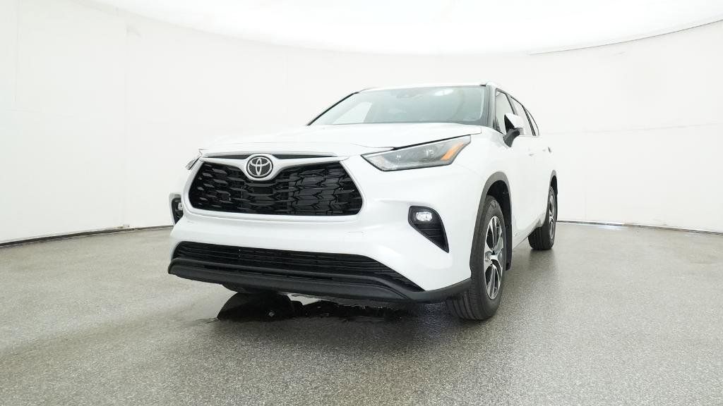 Thumbnail: 2025 Toyota Highlander - 18