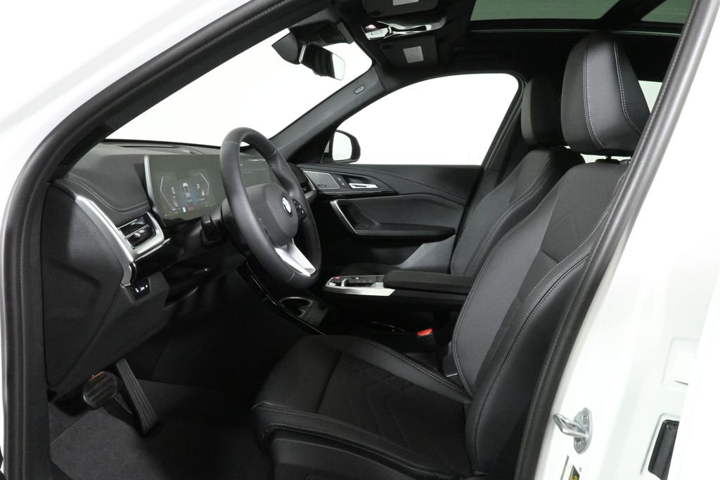 Thumbnail: 2026 BMW X1 - 3