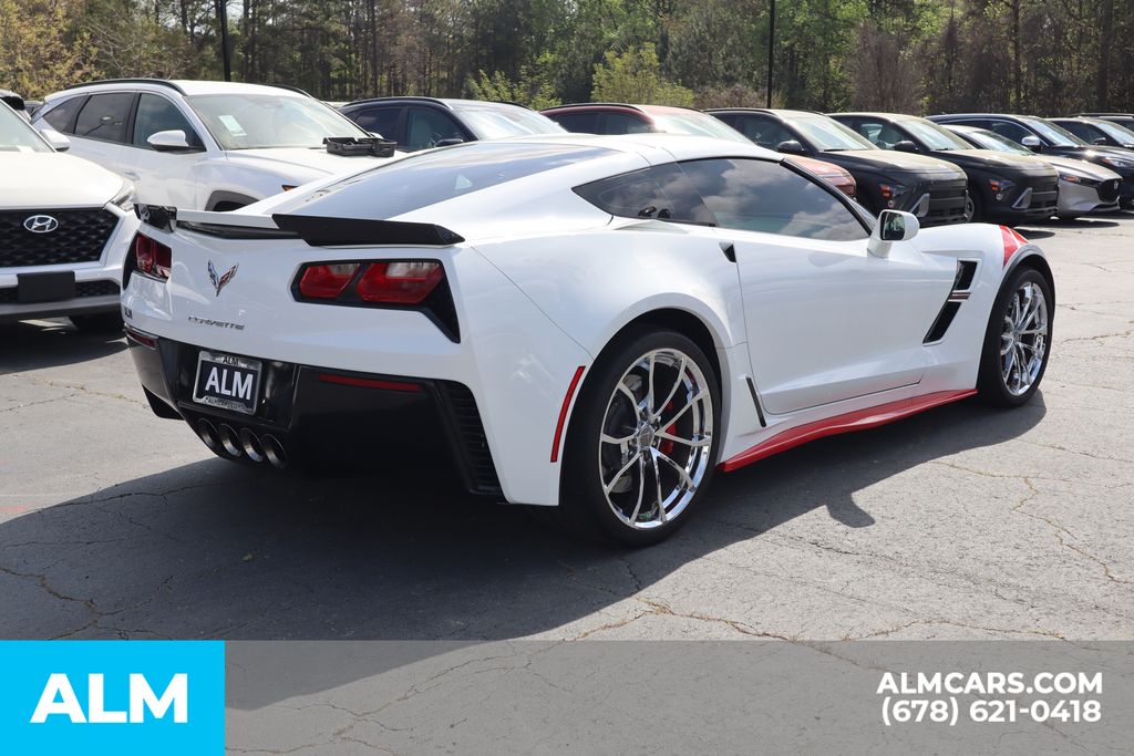 Used 2018 White Chevrolet Grand Sport image 6