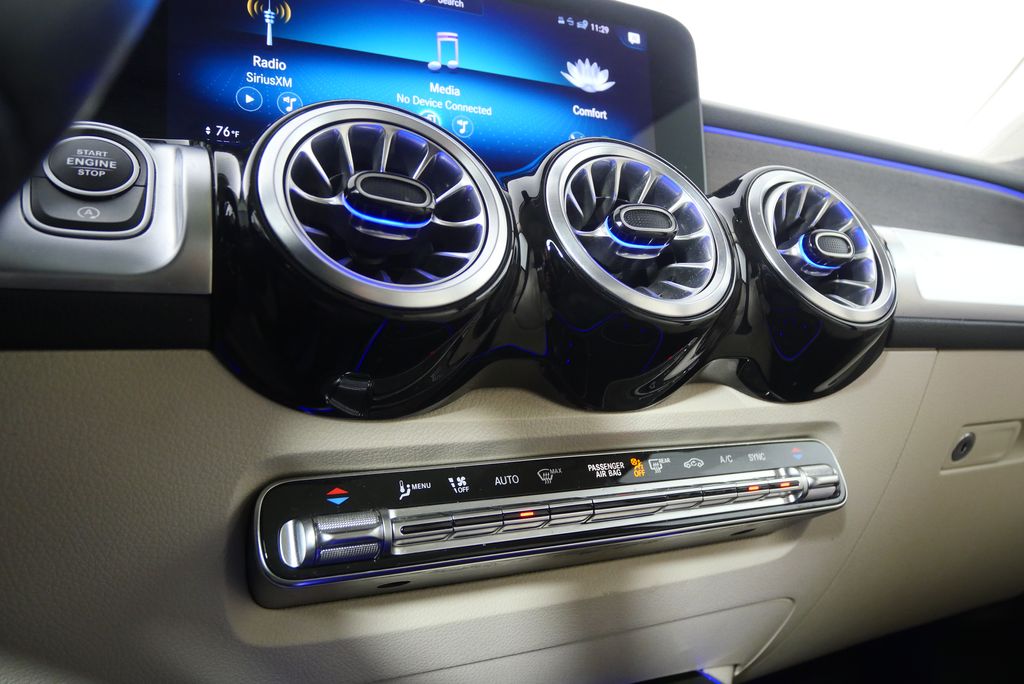 Thumbnail: 2023 Mercedes-Benz GLB - 25