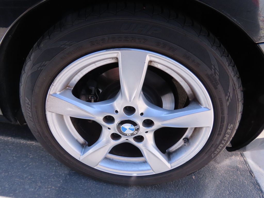 Thumbnail: 2012 BMW 1 Series - 16
