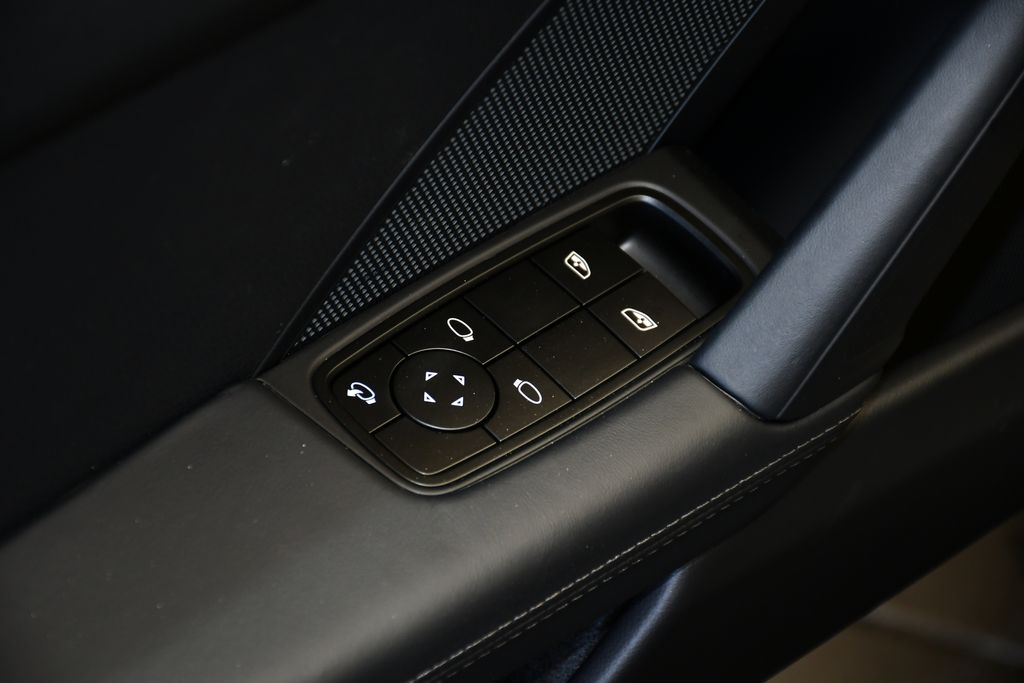 Thumbnail: 2026 Porsche 911 - 5