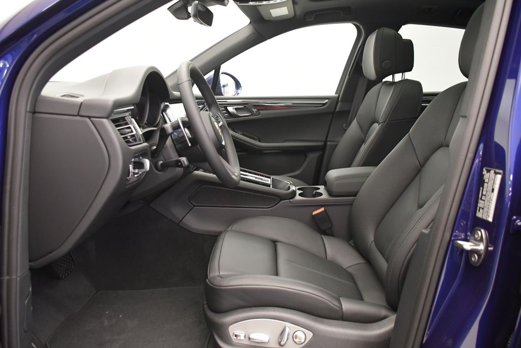 Thumbnail: 2025 Porsche Macan - 5