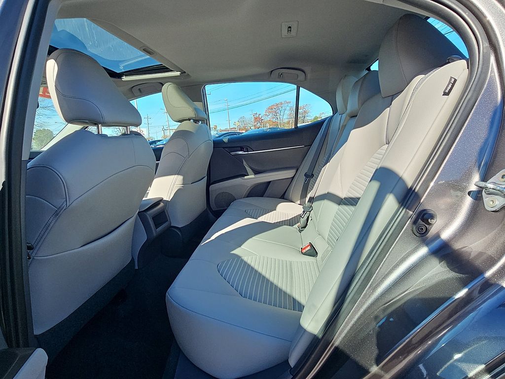 Thumbnail: 2021 Toyota Camry - 11