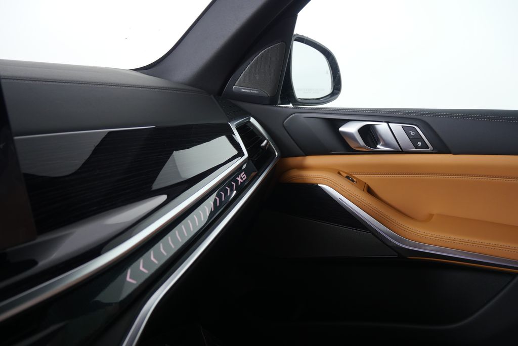 Thumbnail: 2026 BMW X5 - 24