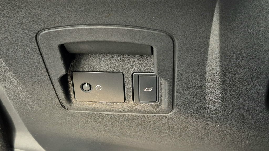 2025 Land Rover Range Rover Velar