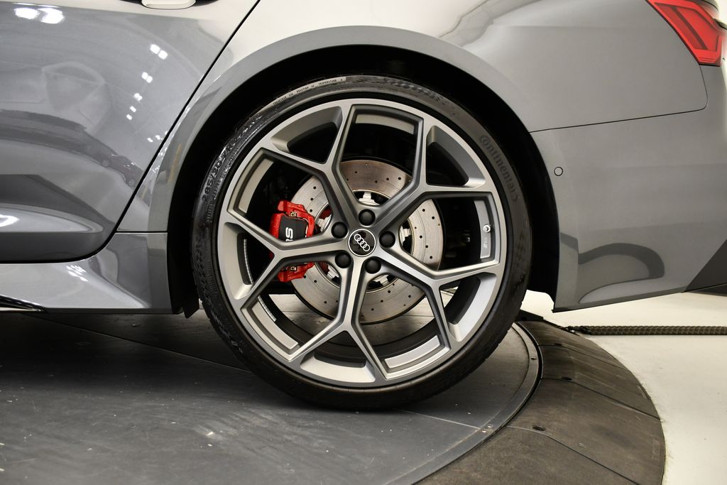 Thumbnail: 2026 Audi RS 6 - 13