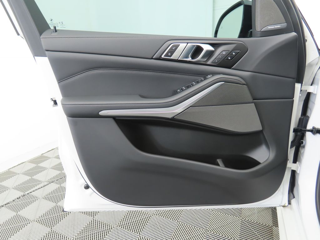 Thumbnail: 2023 BMW X5 - 25