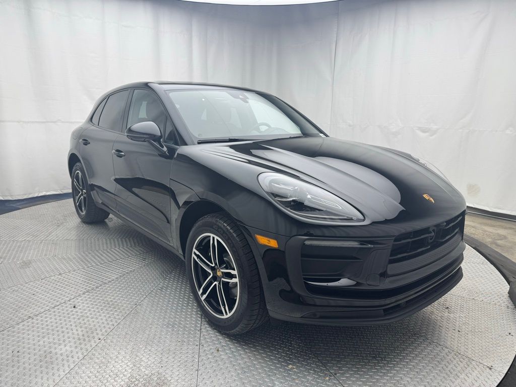Thumbnail: 2025 Porsche Macan - 16