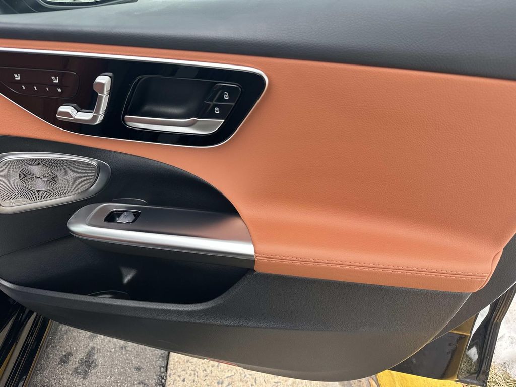 Thumbnail: 2025 Mercedes-Benz C-Class - 19