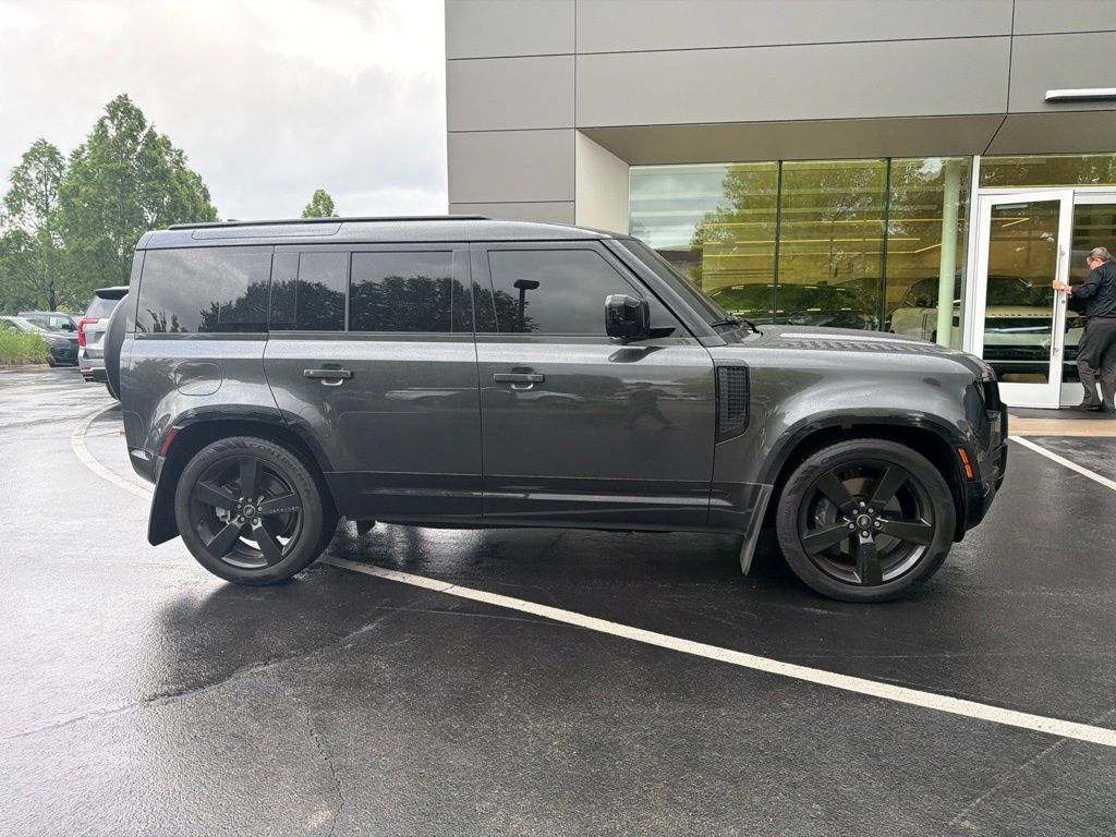 Certified Used 2025 Gray Land Rover X-Dynamic SE image 16