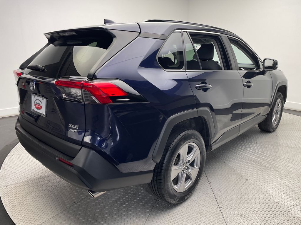 2023 Toyota RAV4 XLE 5