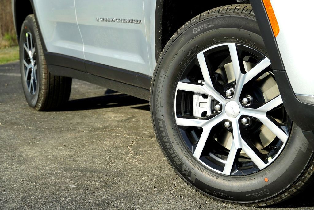 New Car 2025 Jeep Grand Cherokee L  Limited For Sale Under $50,000 In Taylor, Texas