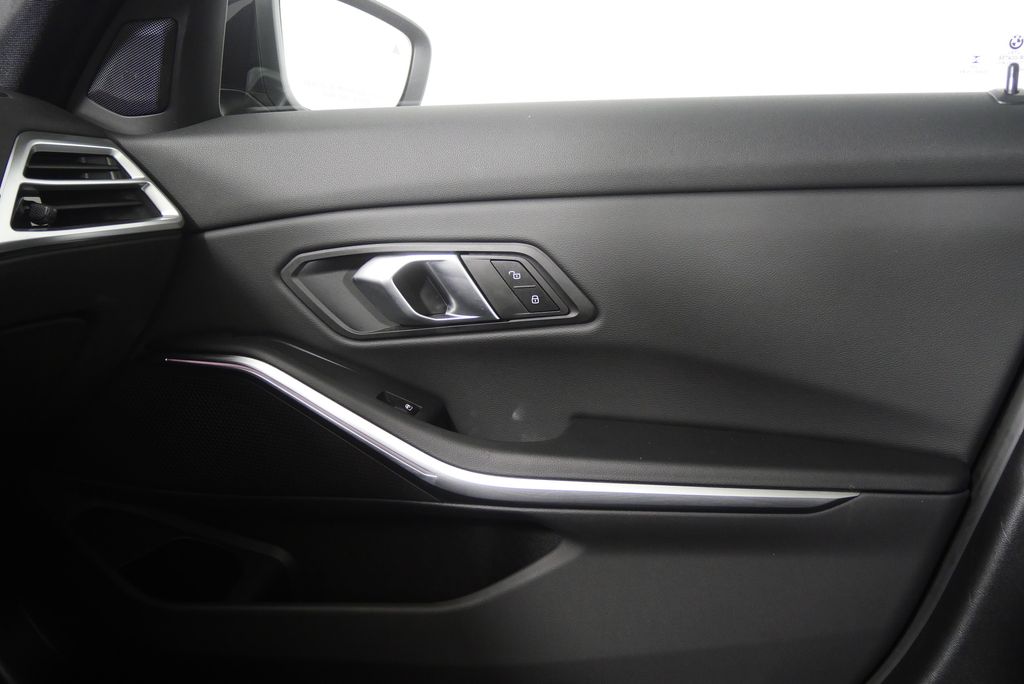 Thumbnail: 2025 BMW 3 Series - 30