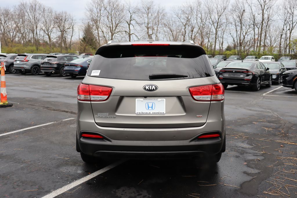 2016 Kia Sorento LX 4