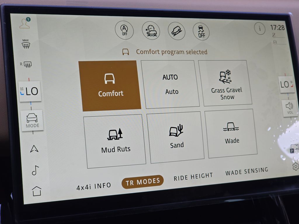 New 2026 White Land Rover SE image 31