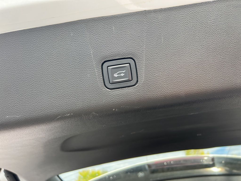 Thumbnail: 2019 Chevrolet Traverse - 24