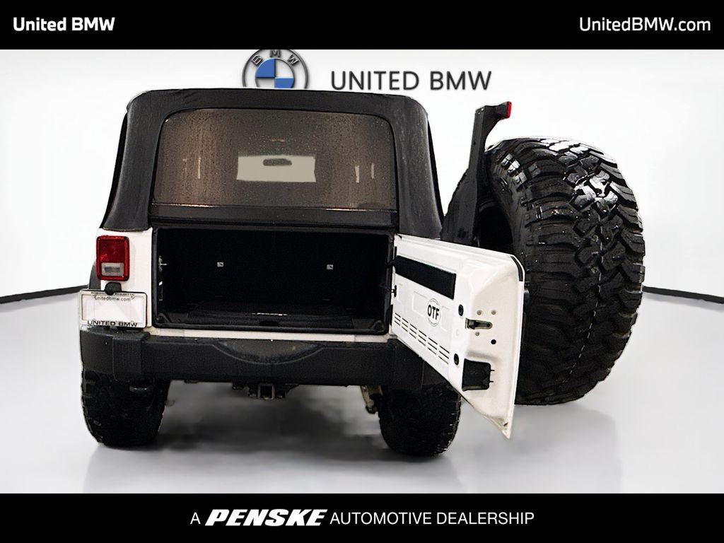 Thumbnail: 2017 Jeep Wrangler - 11