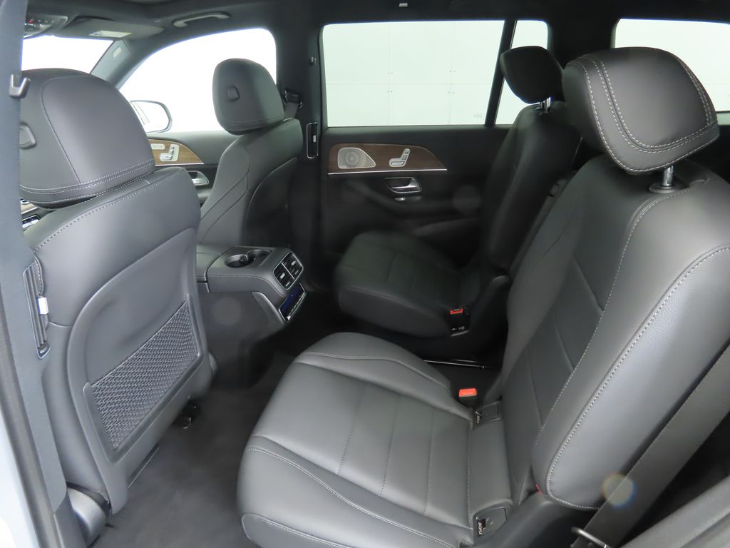 2025 Mercedes-Benz GLS 450 4MATIC 23