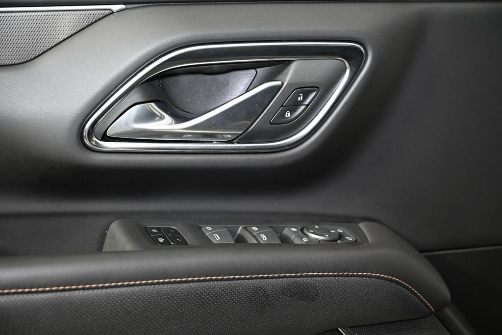 2023 GMC Yukon AT4 23