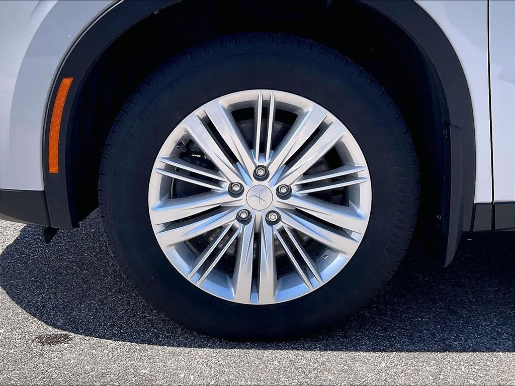 2023 Mitsubishi Outlander — photo 7