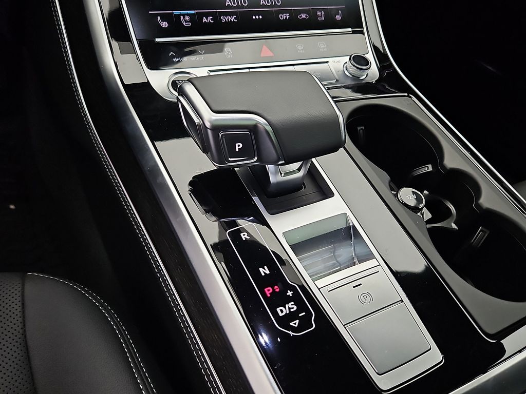 Thumbnail: 2026 Audi Q8 - 12